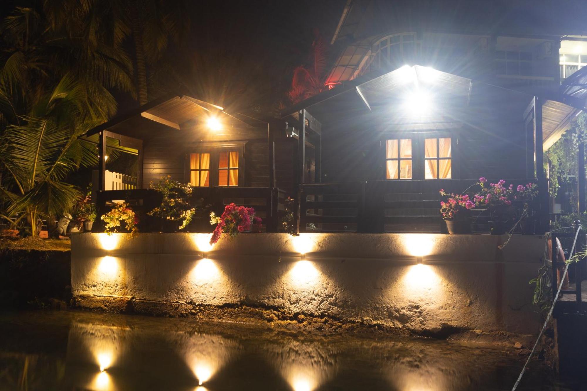 Sal Riviera Hotel Cavelossim Exterior photo