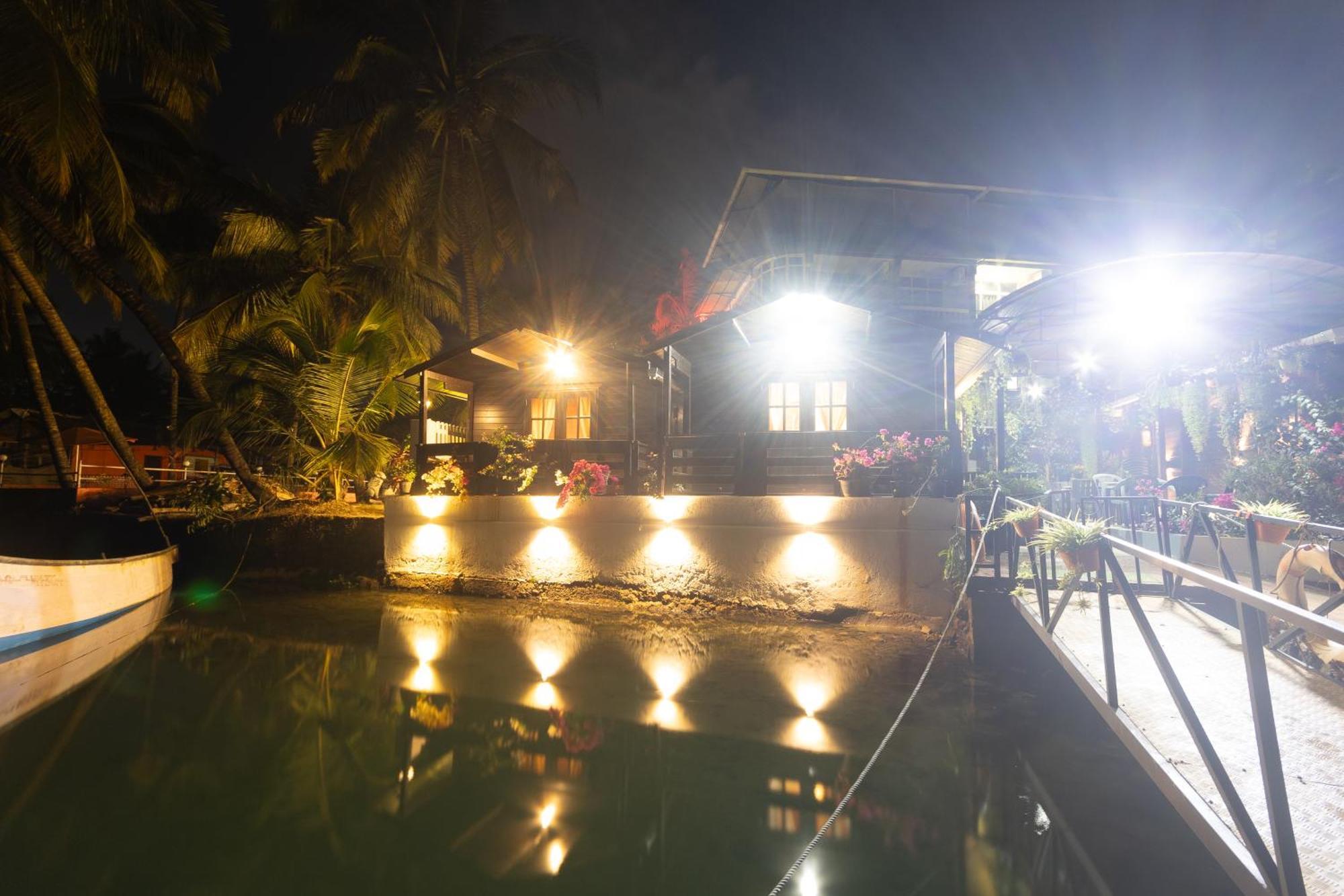 Sal Riviera Hotel Cavelossim Exterior photo